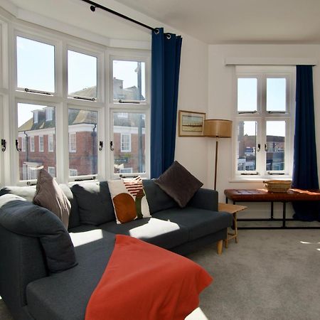 Appartement Beautiful Large 3-Bed Coastal Flat With Parking. à Frinton-on-Sea Extérieur photo
