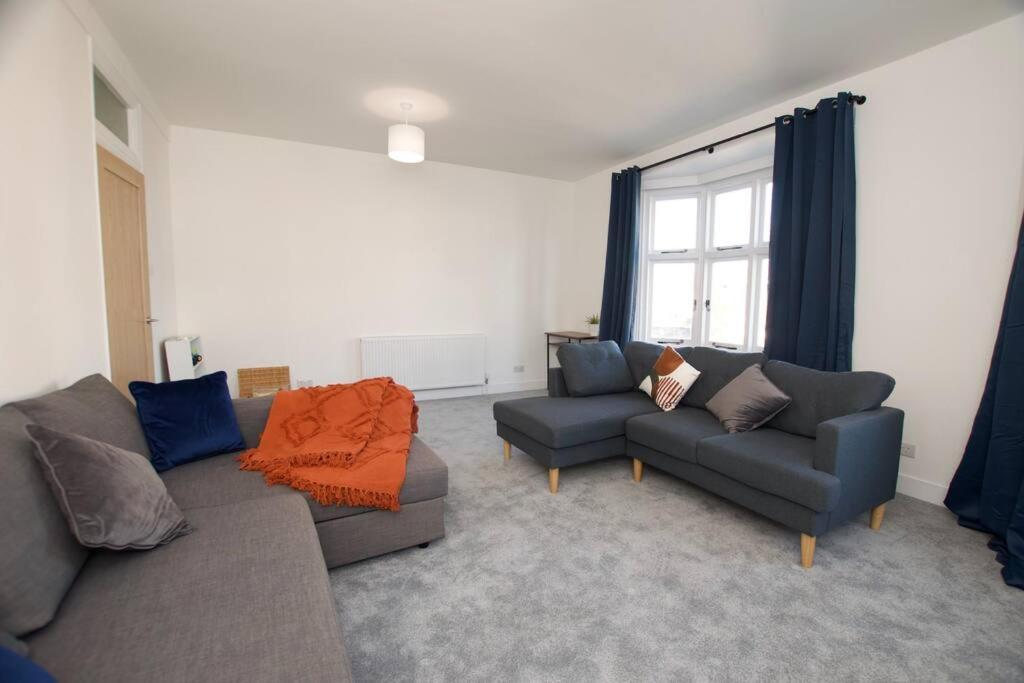 Appartement Beautiful Large 3-Bed Coastal Flat With Parking. à Frinton-on-Sea Extérieur photo