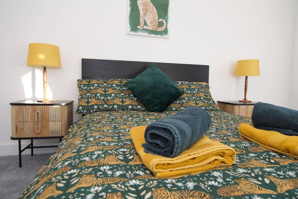 Appartement Beautiful Large 3-Bed Coastal Flat With Parking. à Frinton-on-Sea Extérieur photo