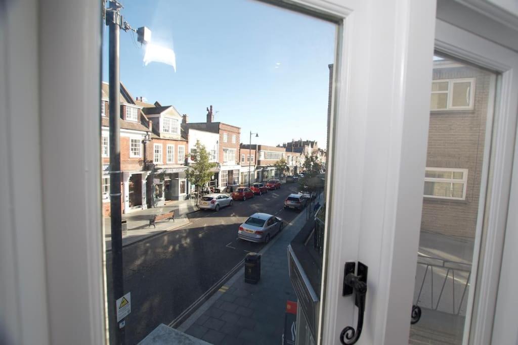 Appartement Beautiful Large 3-Bed Coastal Flat With Parking. à Frinton-on-Sea Extérieur photo