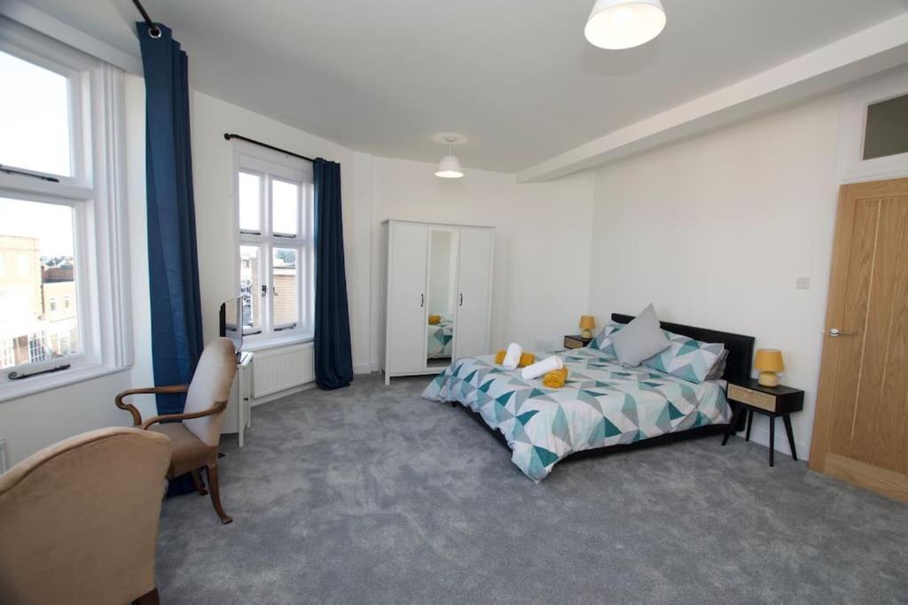 Appartement Beautiful Large 3-Bed Coastal Flat With Parking. à Frinton-on-Sea Extérieur photo