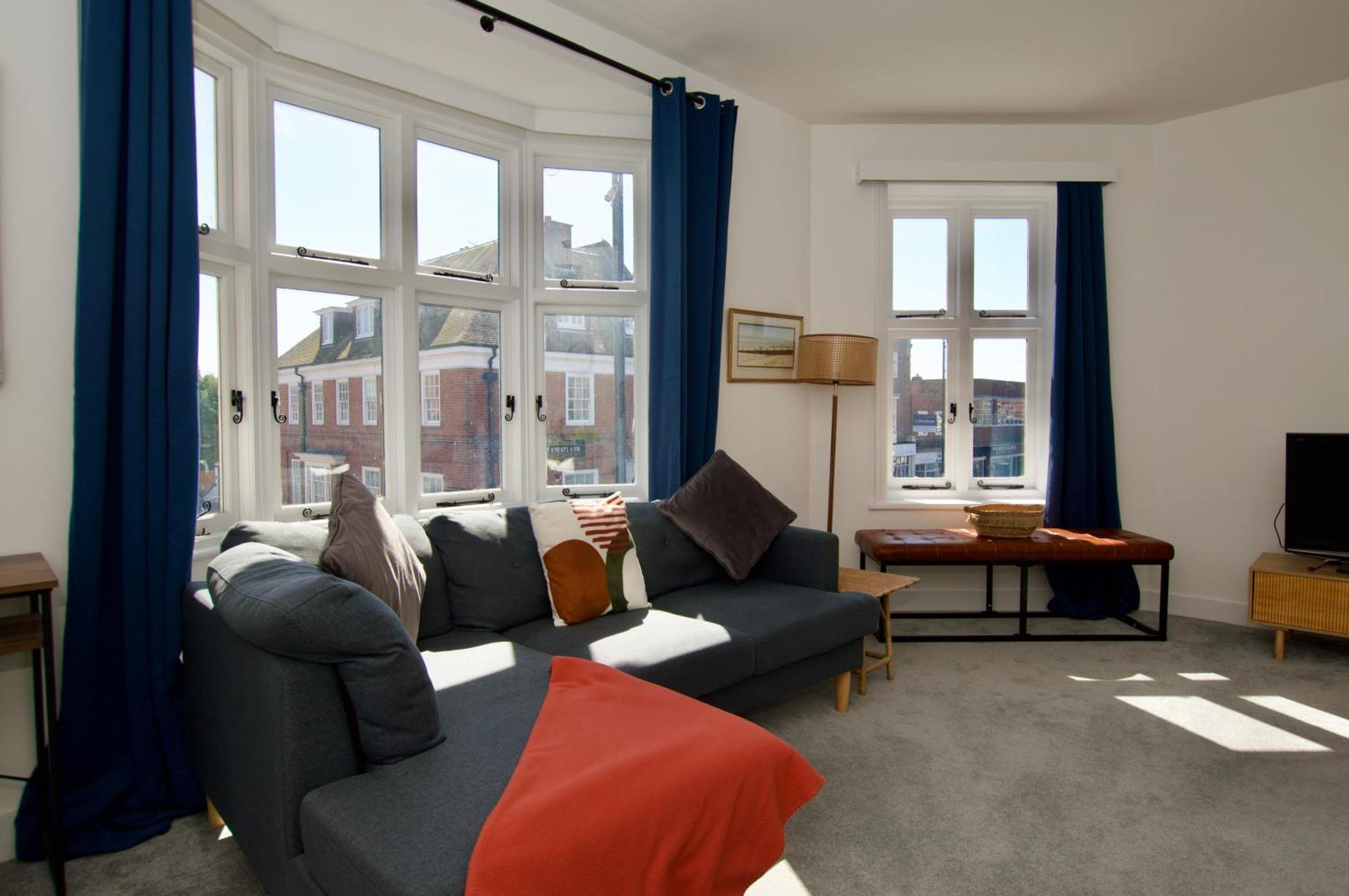 Appartement Beautiful Large 3-Bed Coastal Flat With Parking. à Frinton-on-Sea Extérieur photo