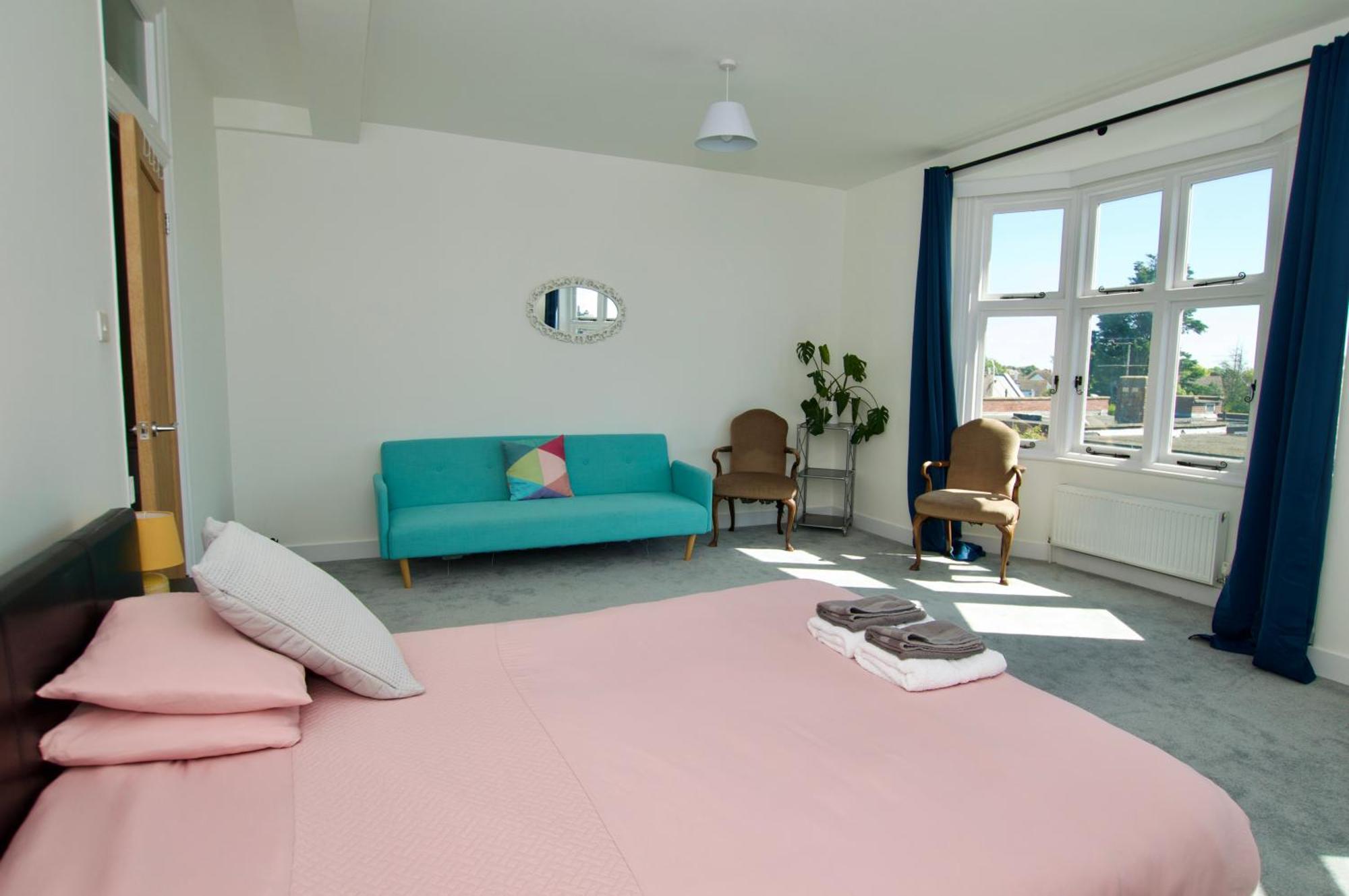 Appartement Beautiful Large 3-Bed Coastal Flat With Parking. à Frinton-on-Sea Extérieur photo