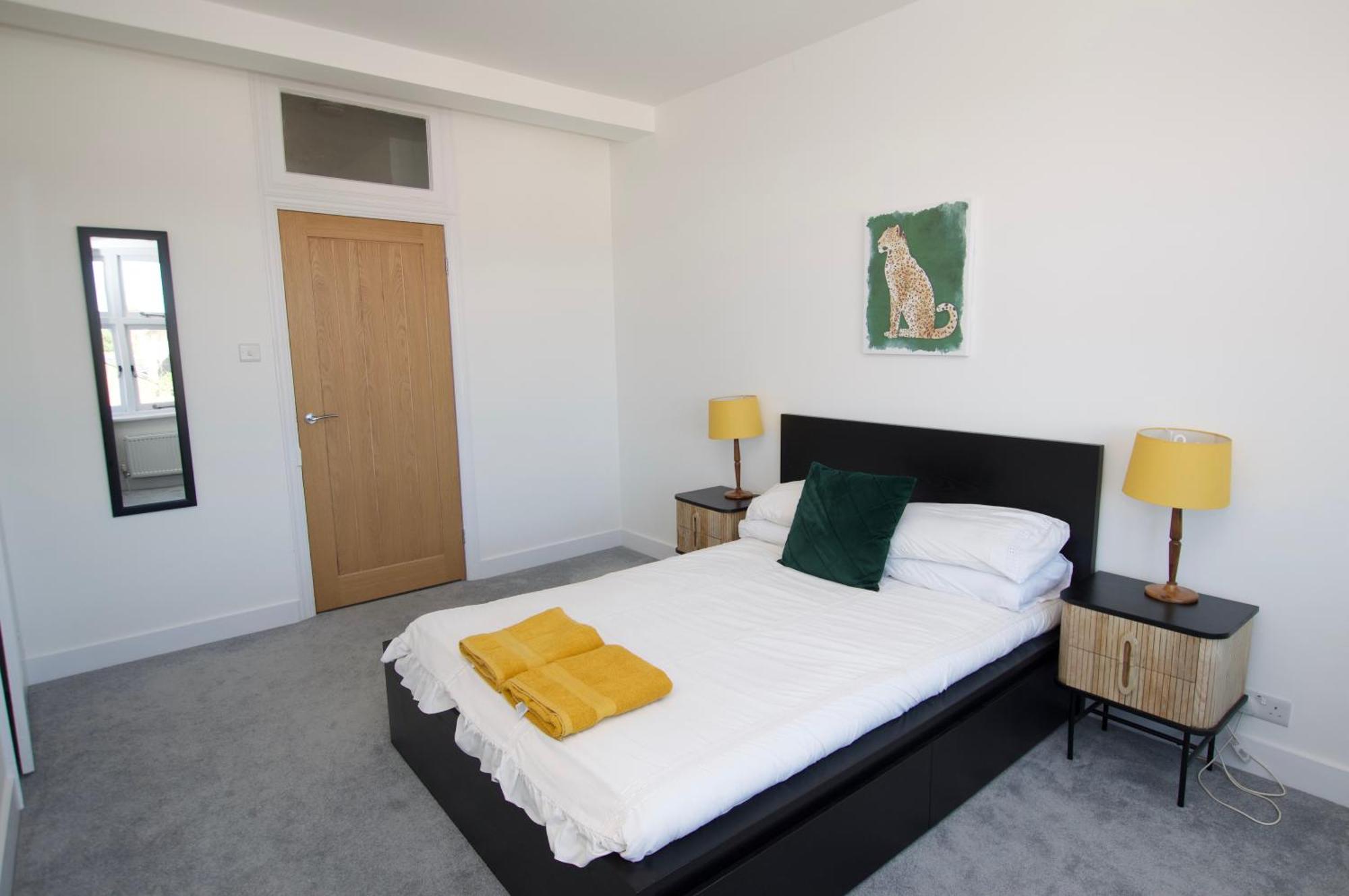 Appartement Beautiful Large 3-Bed Coastal Flat With Parking. à Frinton-on-Sea Extérieur photo