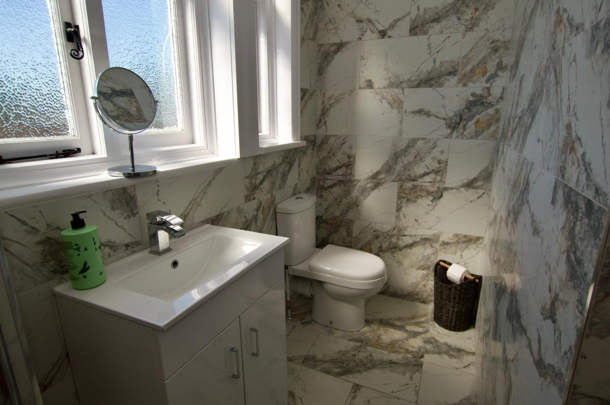 Appartement Beautiful Large 3-Bed Coastal Flat With Parking. à Frinton-on-Sea Extérieur photo