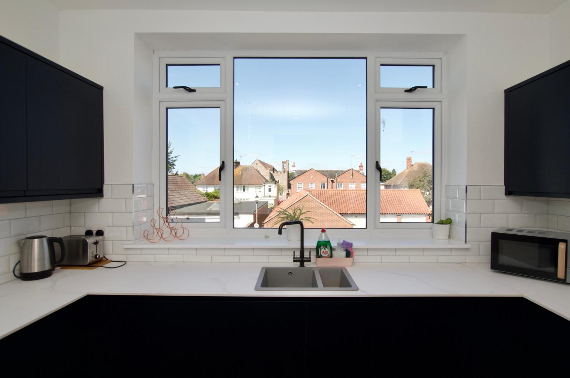 Appartement Beautiful Large 3-Bed Coastal Flat With Parking. à Frinton-on-Sea Extérieur photo