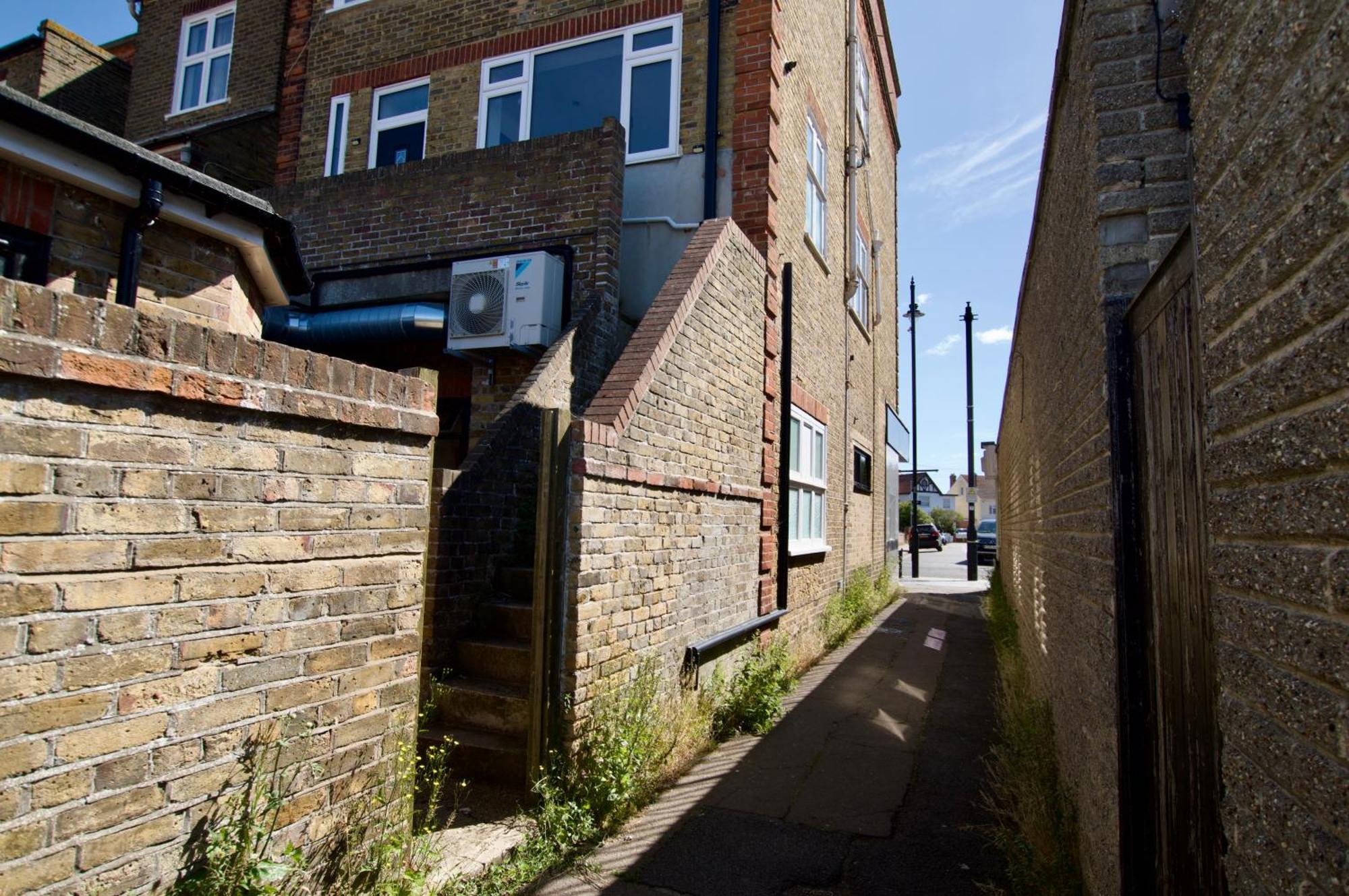 Appartement Beautiful Large 3-Bed Coastal Flat With Parking. à Frinton-on-Sea Extérieur photo
