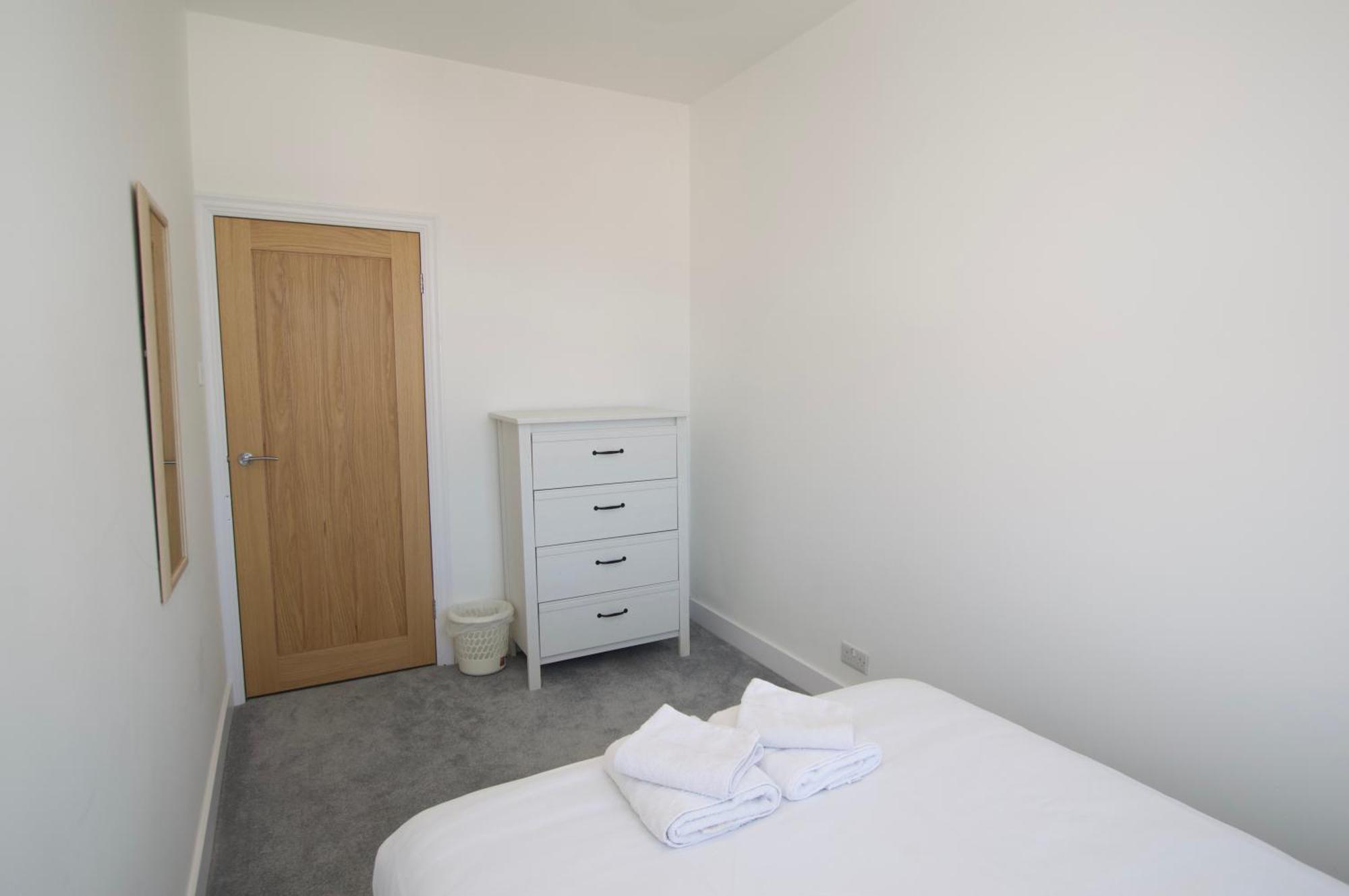 Appartement Beautiful Large 3-Bed Coastal Flat With Parking. à Frinton-on-Sea Extérieur photo